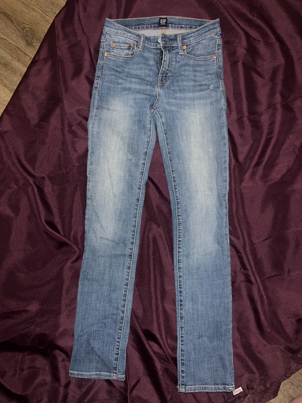 GAP Women's Light Wash Straight-Leg Jeans